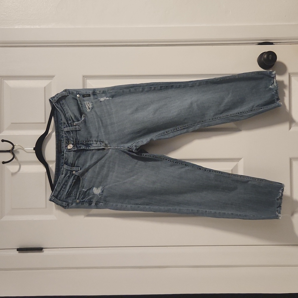 Silver Jeans, Suki Mid Rise Capri Jeans